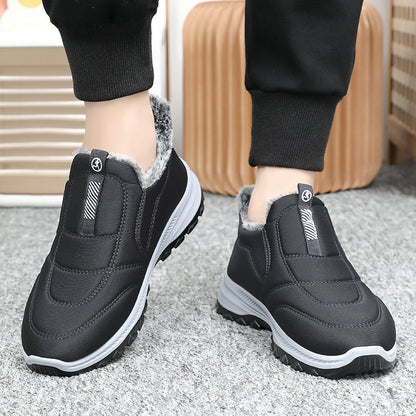 Men’s Winter Fleece-Lined Slip-On Shoes — Waterproof, Slip-Resistant, Wide Toe Box, Built for Warmth, Stability, and Confident Steps on Snowy Days.
